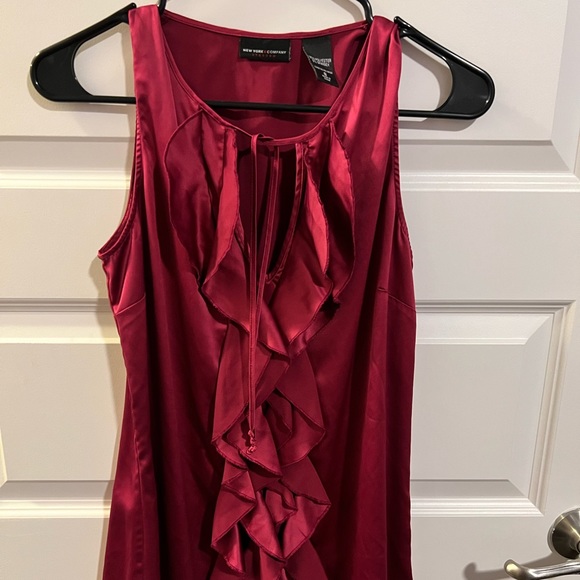 NY and CO ruffle front tank. Excellent condition. Only worn once. - Picture 1 of 2